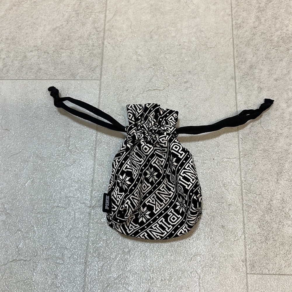 Victoria's Secret PINK Black and White Patterned Drawstring Bag Small - Picture 6 of 6